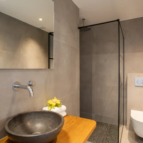 Jan Sofat Lux Curacao Badkamer