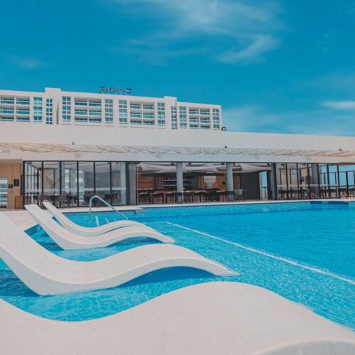 Radisson Blue Aruba Zwembad